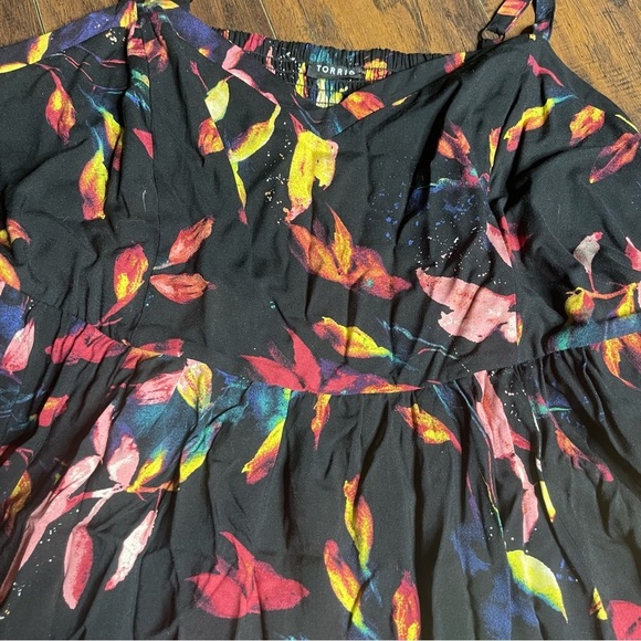 Torrid Black Floral Mini Challis High-Low Skater Dress - Picture 4 of 6